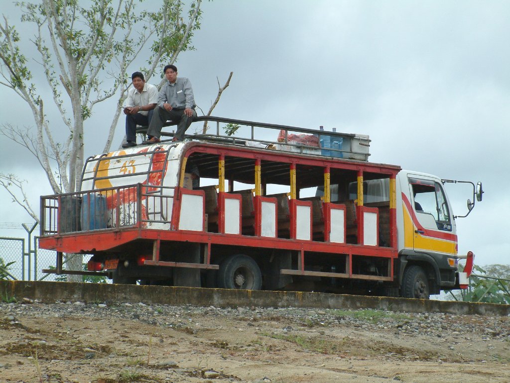 01-Our bus to the Reserva Cuyabena.jpg - Our bus to the Reserva Cuyabena